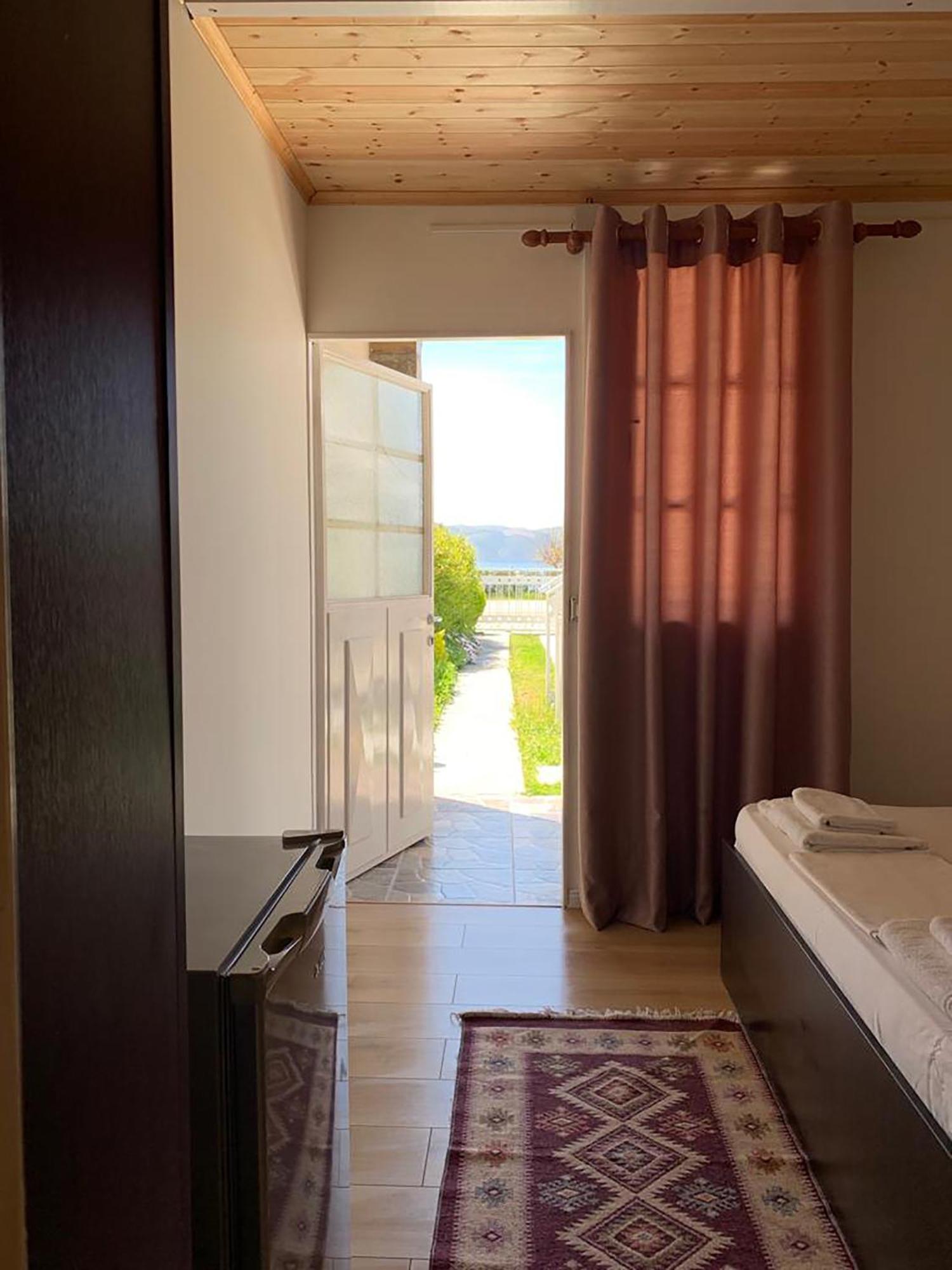 Nili Hotel Vlore Exterior photo
