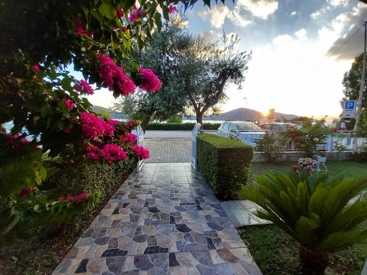 Nili Hotel Vlore Exterior photo