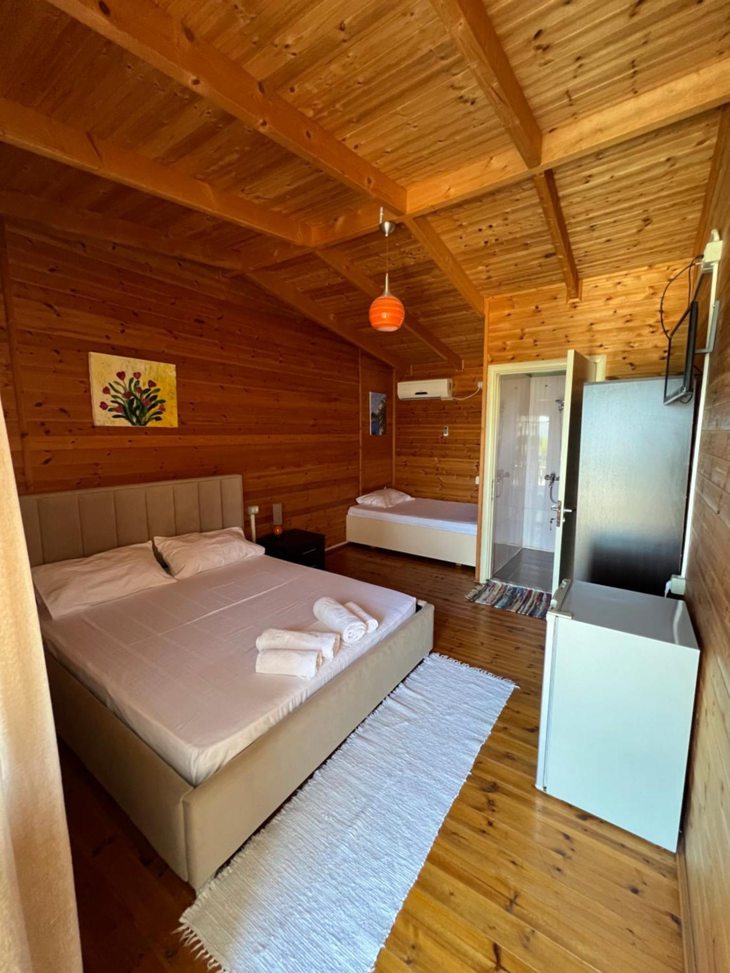 Nili Hotel Vlore Exterior photo